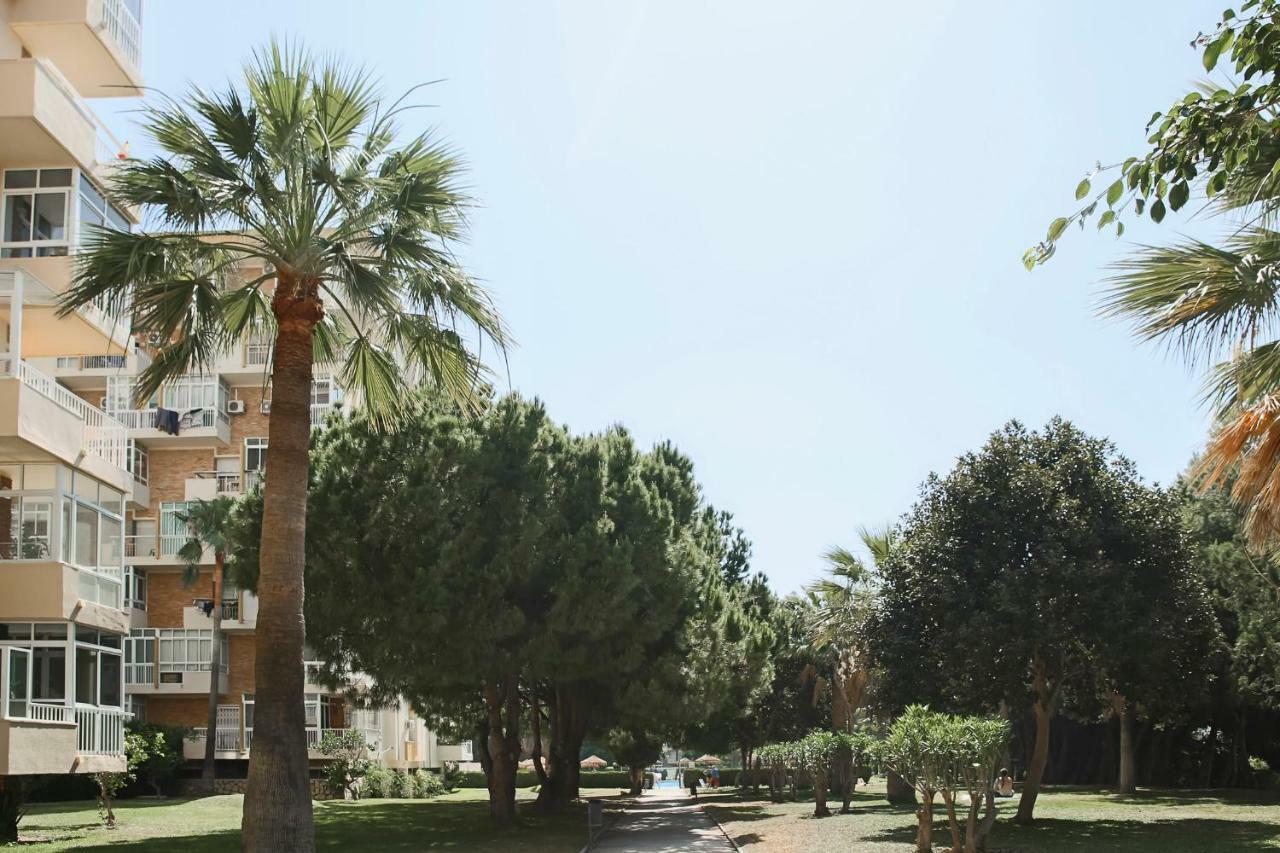 Apartamento Benalmadena Agataアパートメント エクステリア 写真